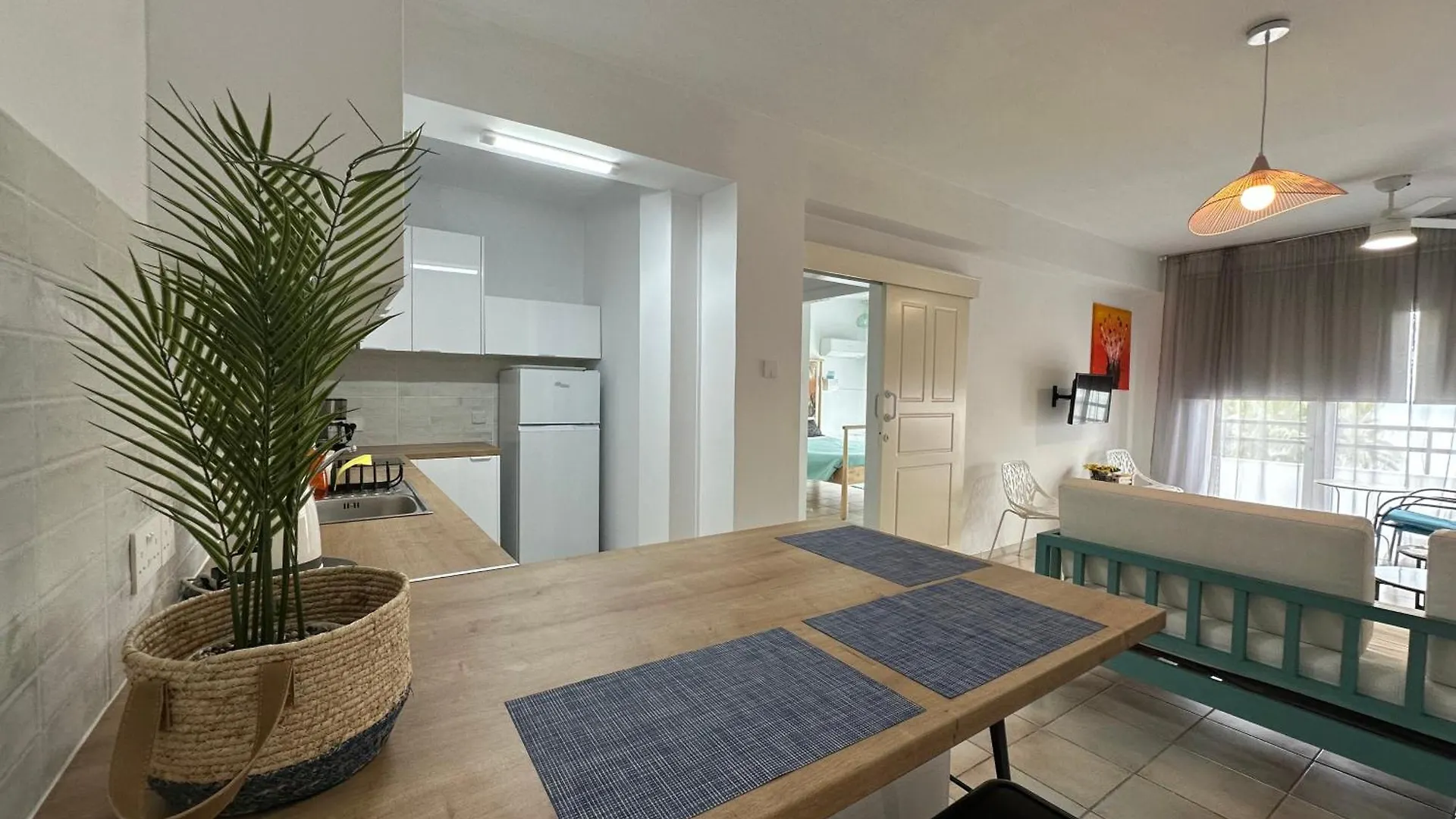 Apartament Krasas Beach Larnaca Cypr